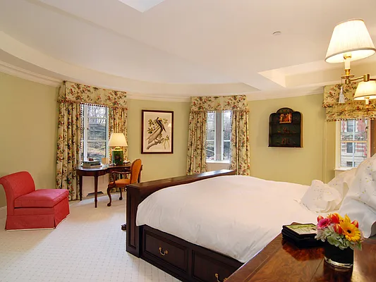 Sold by Sotheby's International Realty | media 14