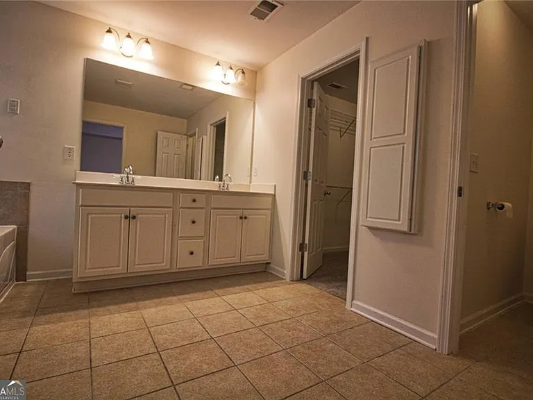 1531 Park Knoll Trl — Photo 13
