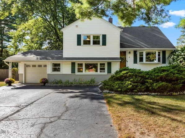 3 Patten Drive, Colonie, NY 12211