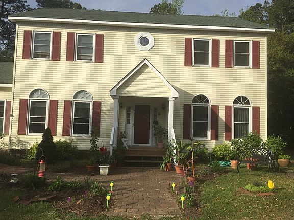 Front view of house/yard