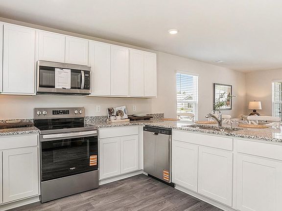 4th image of 362 Farmers Passage Loop