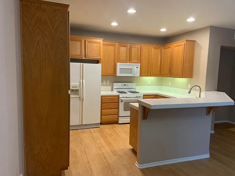 1331 Santa Elisabeth Ave — Photo 9