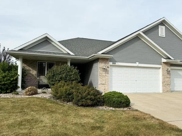 205 East Hamilton Street, Fox Lake, WI 53933