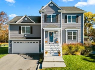 4 Lake Ave, North Attleboro, MA 02760
