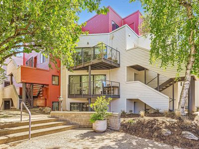 910 NW Naito Pkwy APT I21, Portland, OR, 97209