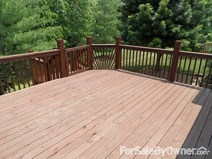 Deck
						:
						Private space with a great view.