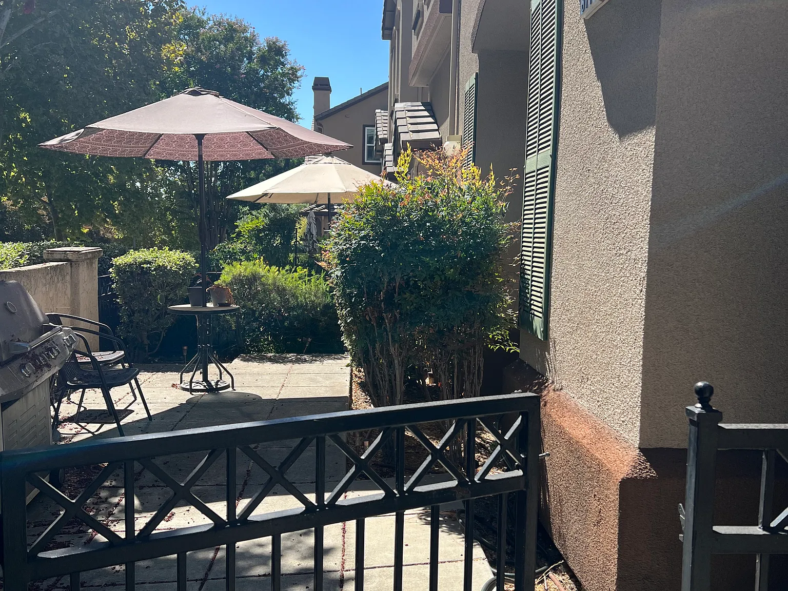 3 bed, 2.5 bath, 1628 sqft, $4,200 — Photo 2