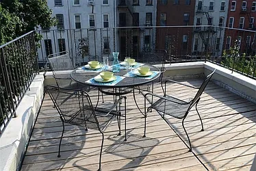 Rented by R New York