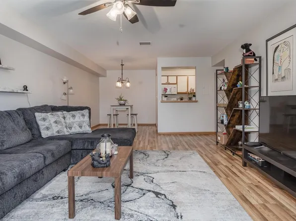 N89W16301 Main STREET C3 Unit 5, Menomonee Falls, WI 53051