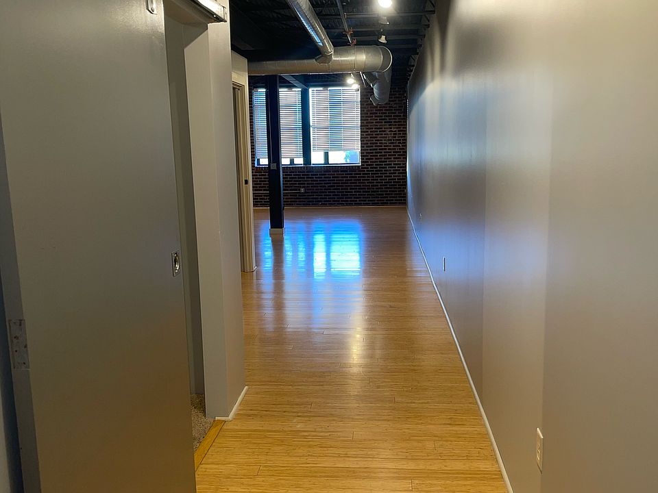 Photo of similar unit. Please note that colors, finishes, and fixtures may vary.