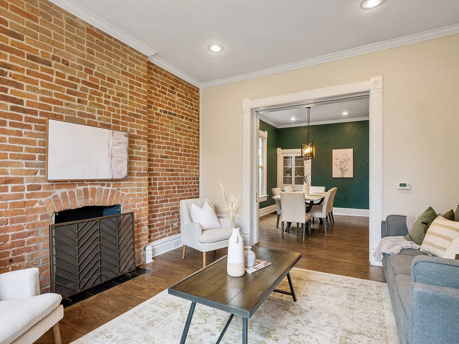 3 bed, 1851 sqft, $3,295 — Photo 2