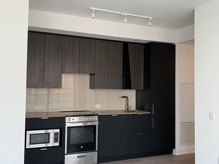 3883 Quartz Rd #804 — Photo 2
