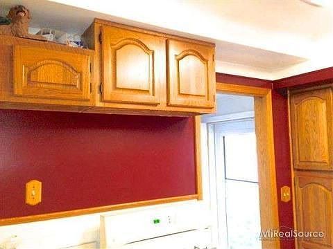 5th image of 27310 Sylvan Ave