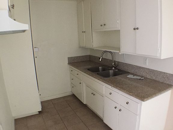 5th image of 4115 W Century Blvd APT 10