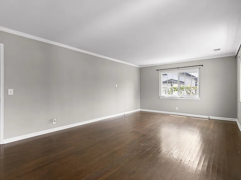 204 Haney Dr — Photo 6