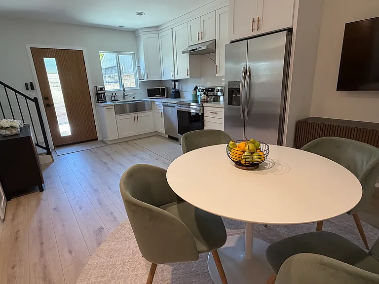 605 Manila Ave #A — Photo 2