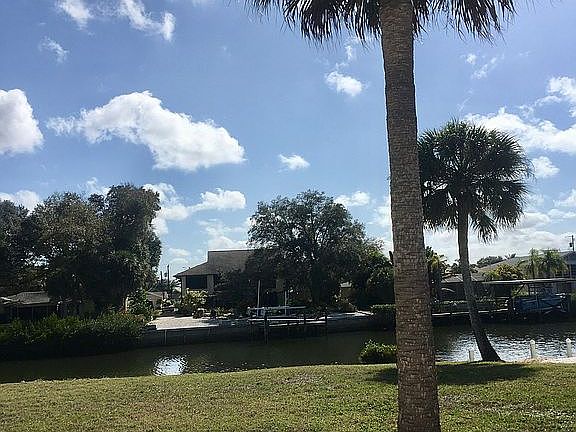 2nd image of 1929 Neptune Dr