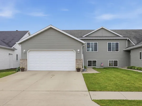 1551 34th Ave S, Moorhead, MN 56560