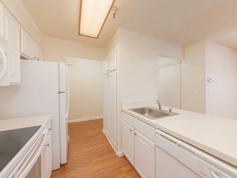 Le Boulevard Apartments — Photo 28