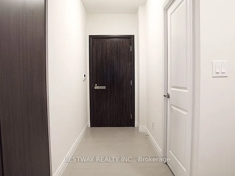 277 S Park Rd #711 — Photo 3