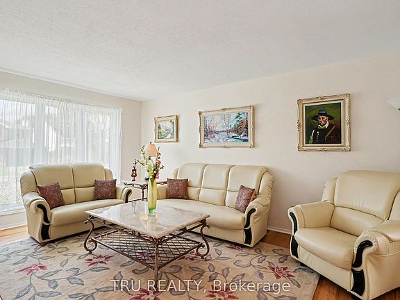 5th image of 606 Chenier Way