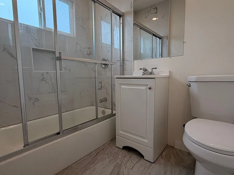3950 S Hillcrest Dr — Photo 7