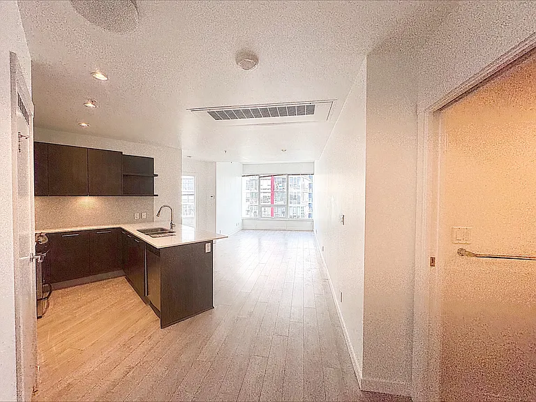 97 W Georgia St #2119 — Photo 4