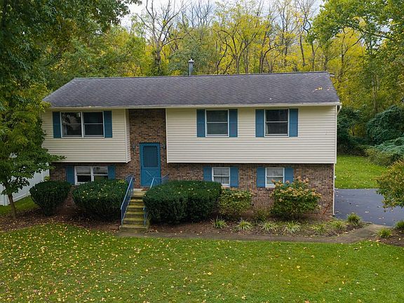 2nd image of 1376 Woodcrest Dr
