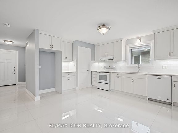 3rd image of 32 Foxtail Ln