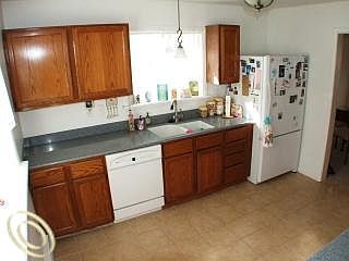 4th image of 4055 Kempf St