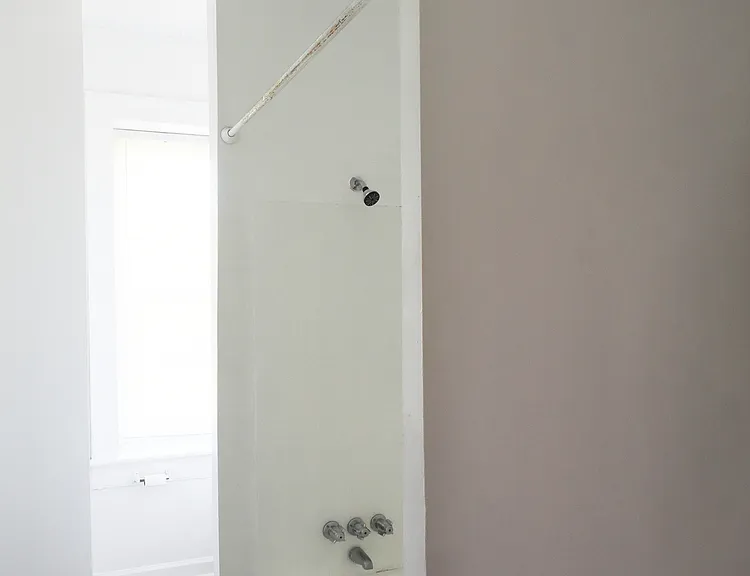 126 Alexander St — Photo 4