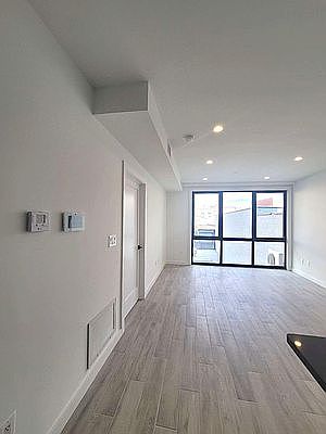 4th image of 14-11 31st Ave #2B