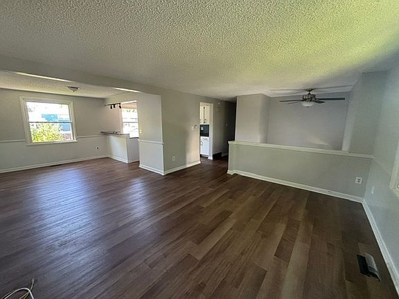 4th image of 6962 Northview Dr