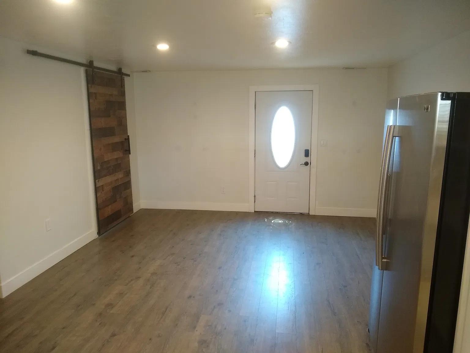 2 bed, 1100 sqft, $1,400 — Photo 2