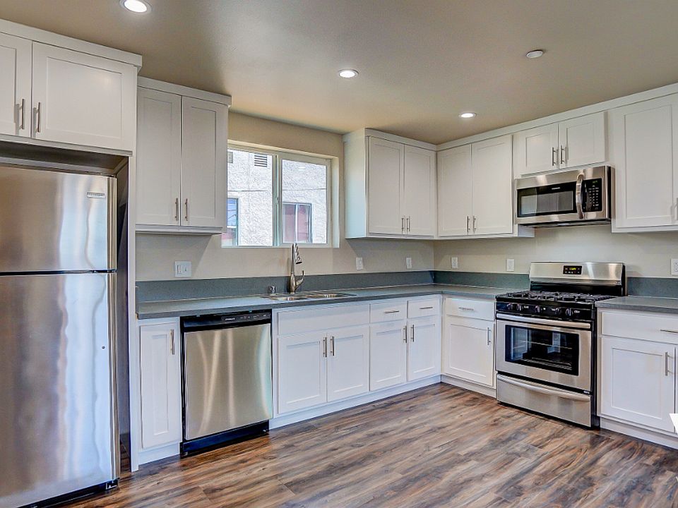 1st image of 3580.5 Budlong Ave #3B-3Ba-1131Sqft