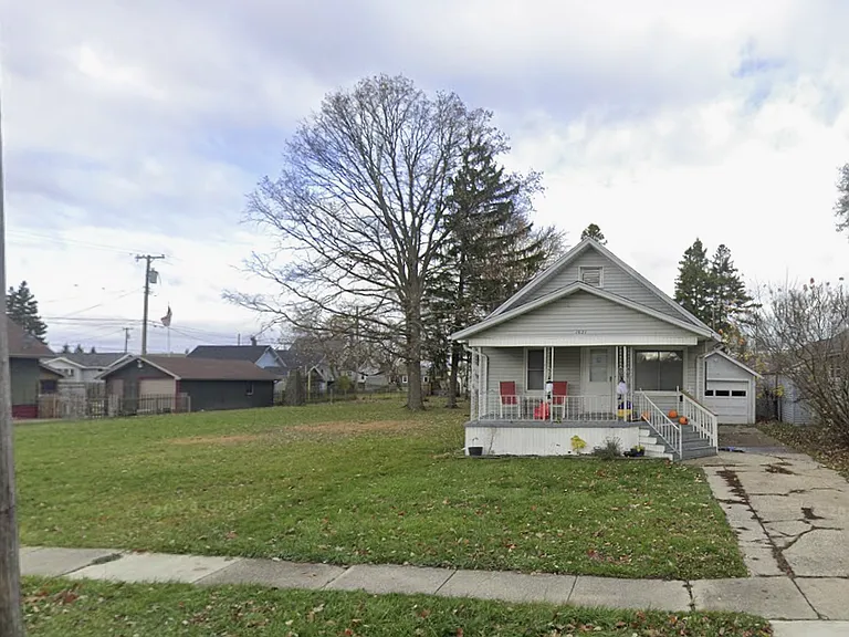 1621 Miller St — Photo 14