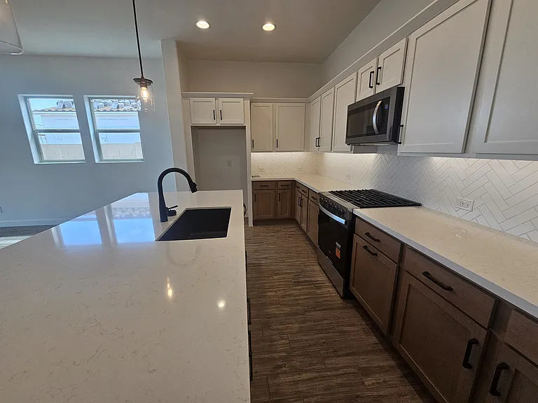 2942 E Manzanilla Ave — Photo 8