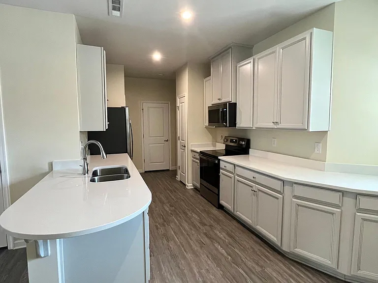 425 S Downs Cir — Photo 4