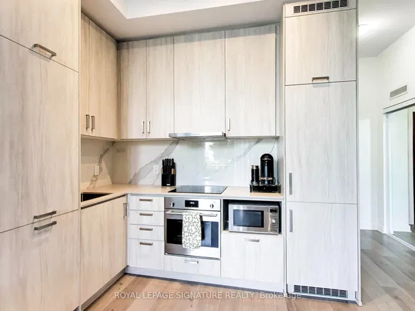 60 Honeycrisp Cres, Vaughan, ON