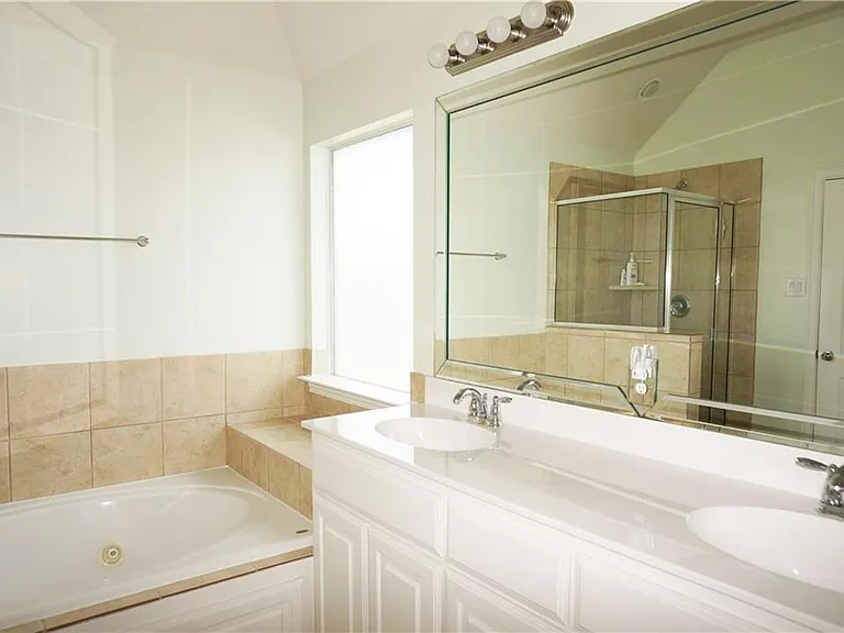 1037 Kyan Ln — Photo 22