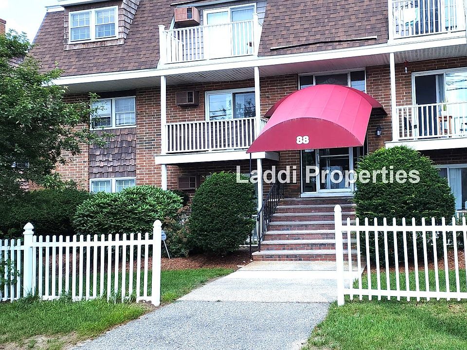 Pine Hill Condominiums