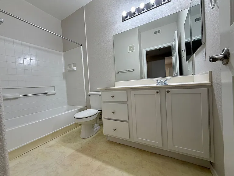 2291 W Horizon Ridge Pkwy #6231 — Photo 18