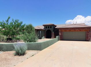 712 4th St NE, Rio Rancho, NM 87124