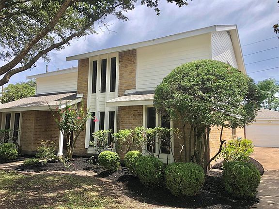 3rd image of 2831 Pecan Ridge Dr