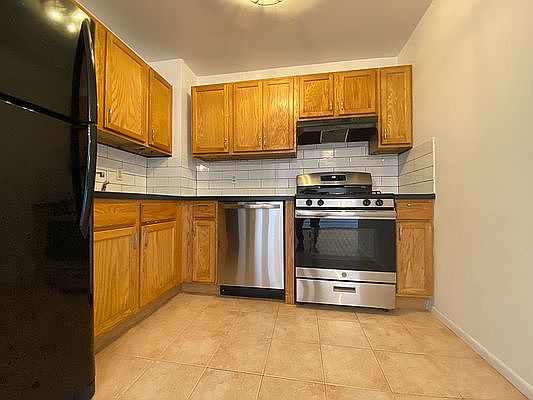 1st image of 20-09 38th St #2B