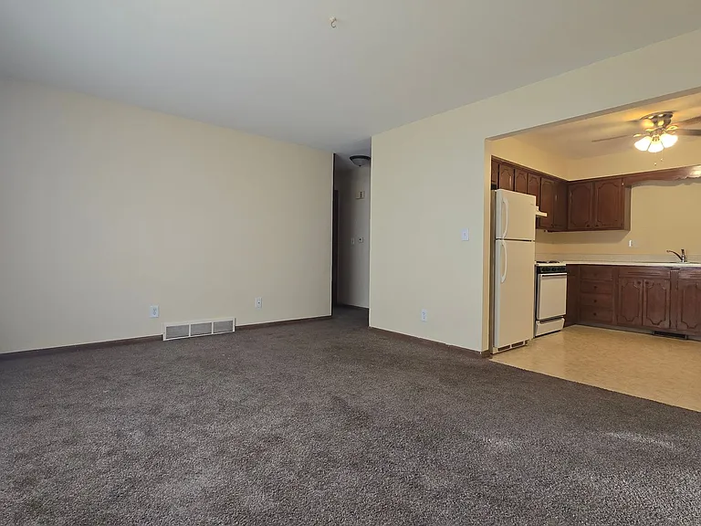 607 N 2nd St — Photo 3