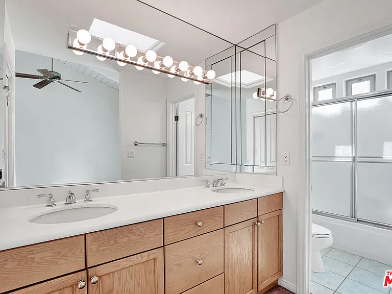 14101 Dickens St #10 — Photo 30