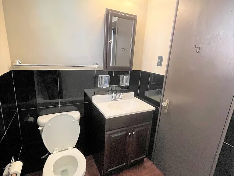 5712 Phillips Ave #B9 — Photo 110