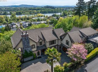 7152 S Laview Dr, Portland, OR 97219