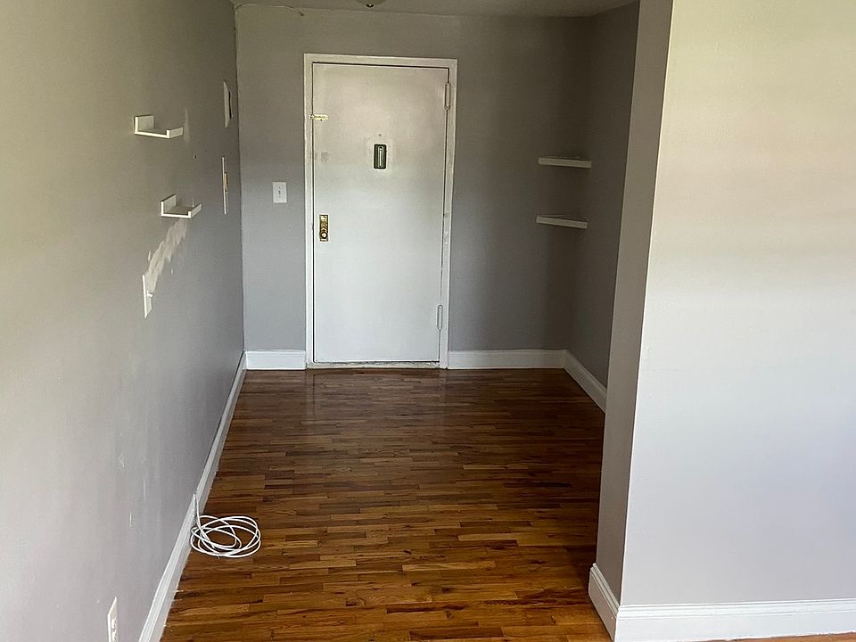 1st image of 107 Van Cortlandt Park Ave